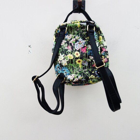 Betsey Johnson Dog/Puppy Floral Multicolor Mini Backpack NWOT! - Picture 2 of 10